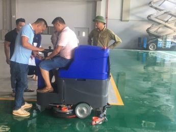 ICD bàn giao máy chà sàn ngồi lái Magnum A9R cho Nhà máy sản xuất bao bì ở Hà Nội ICD bàn giao máy chà sàn ngồi lái Magnum A9R cho Nhà máy sản xuất bao bì ở Hà Nội