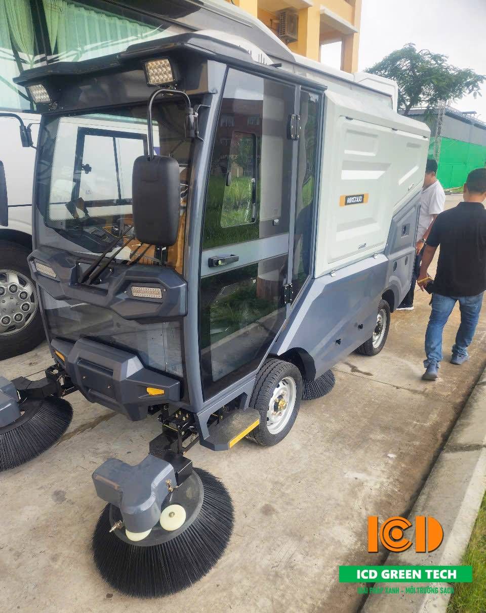 Bàn giao thành công xe quét ngồi lái MN-S1800R về NAM ĐỊNH