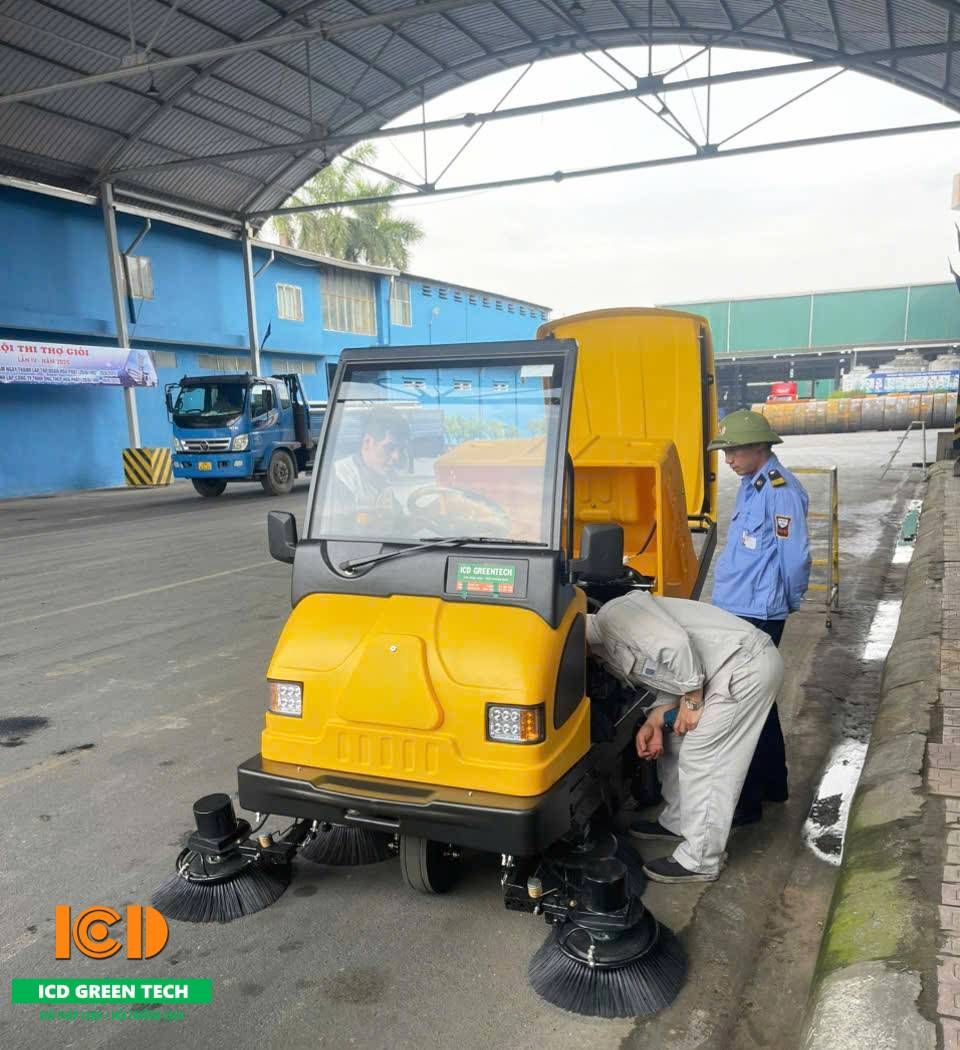 Bàn giao thành công xe quét bụi công nghiệp MAGNUM E800W tại HƯNG YÊN