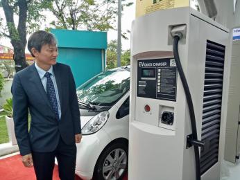 Vận hành xe ô tô điện, trạm sạc điện nhanh đầu tiên tại Việt Nam Vận hành xe ô tô điện, trạm sạc điện nhanh đầu tiên tại Việt Nam