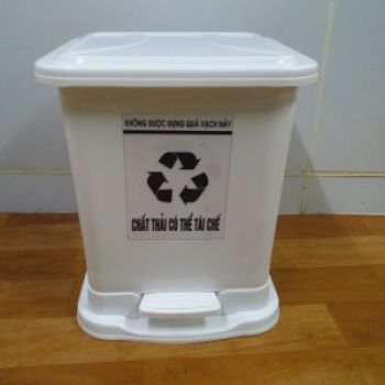 Thùng 15L đạp chân màu trắng - Việt Nhật