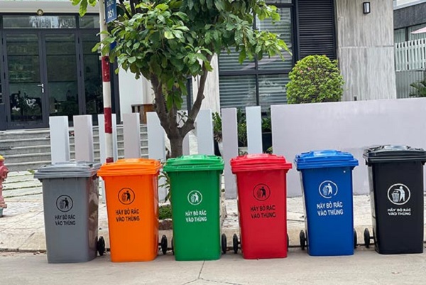Mỗi màu sắc của thùng rác công cộng thể hiện những ý nghĩa khác nhau