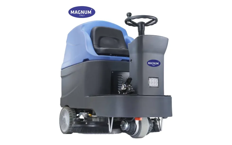 Magnum A-11R ride-on scrubber dryer