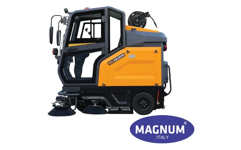 Xe quét bụi cabin kín Magnum MN-E810FB