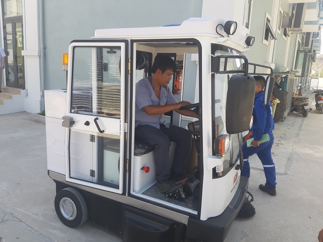 Dự án Nhà máy lọc hóa dầu Nghi Sơn-Cung cấp xe quét công nghiệp Magnum MN-E800FB - hình 1