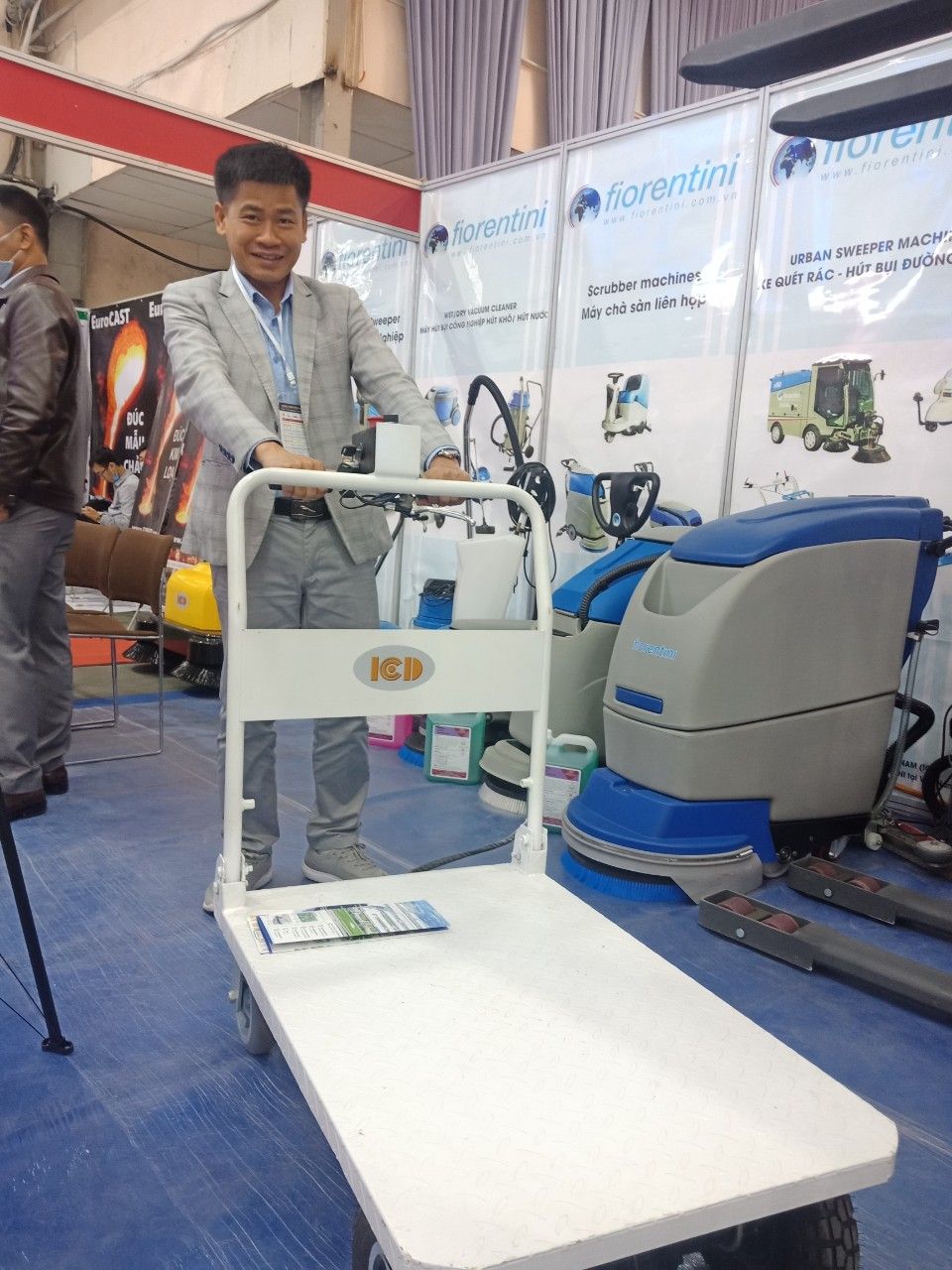 Một vài hình ảnh gian hàng Máy vệ sinh công nghiệp Fiorentini tại Triển lãm VIMEXPO 2020 - hình 4