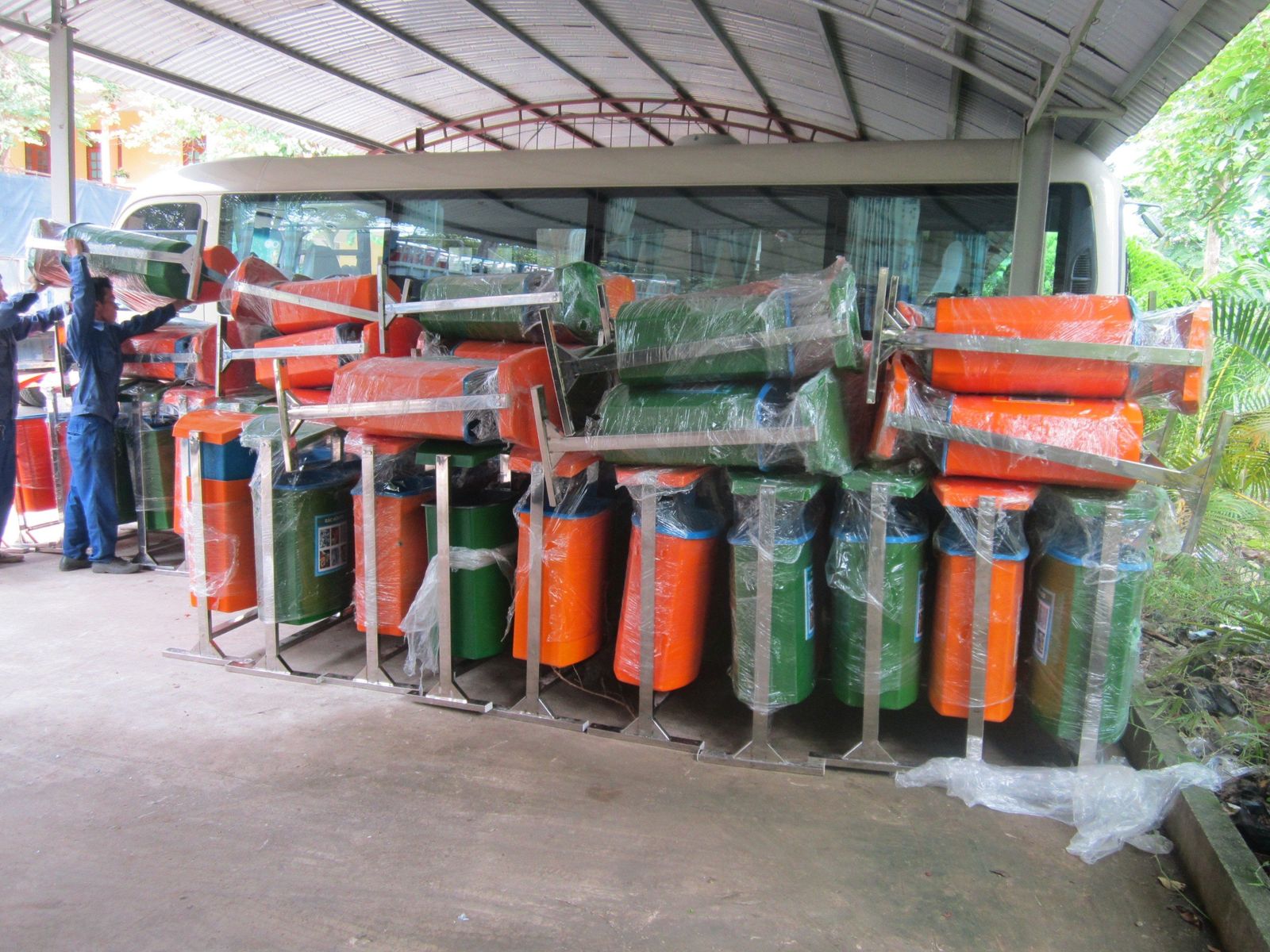 ICD bàn giao thùng rác cho dự án phân loại rác tại nguồn tại Lào Cai - hình 3