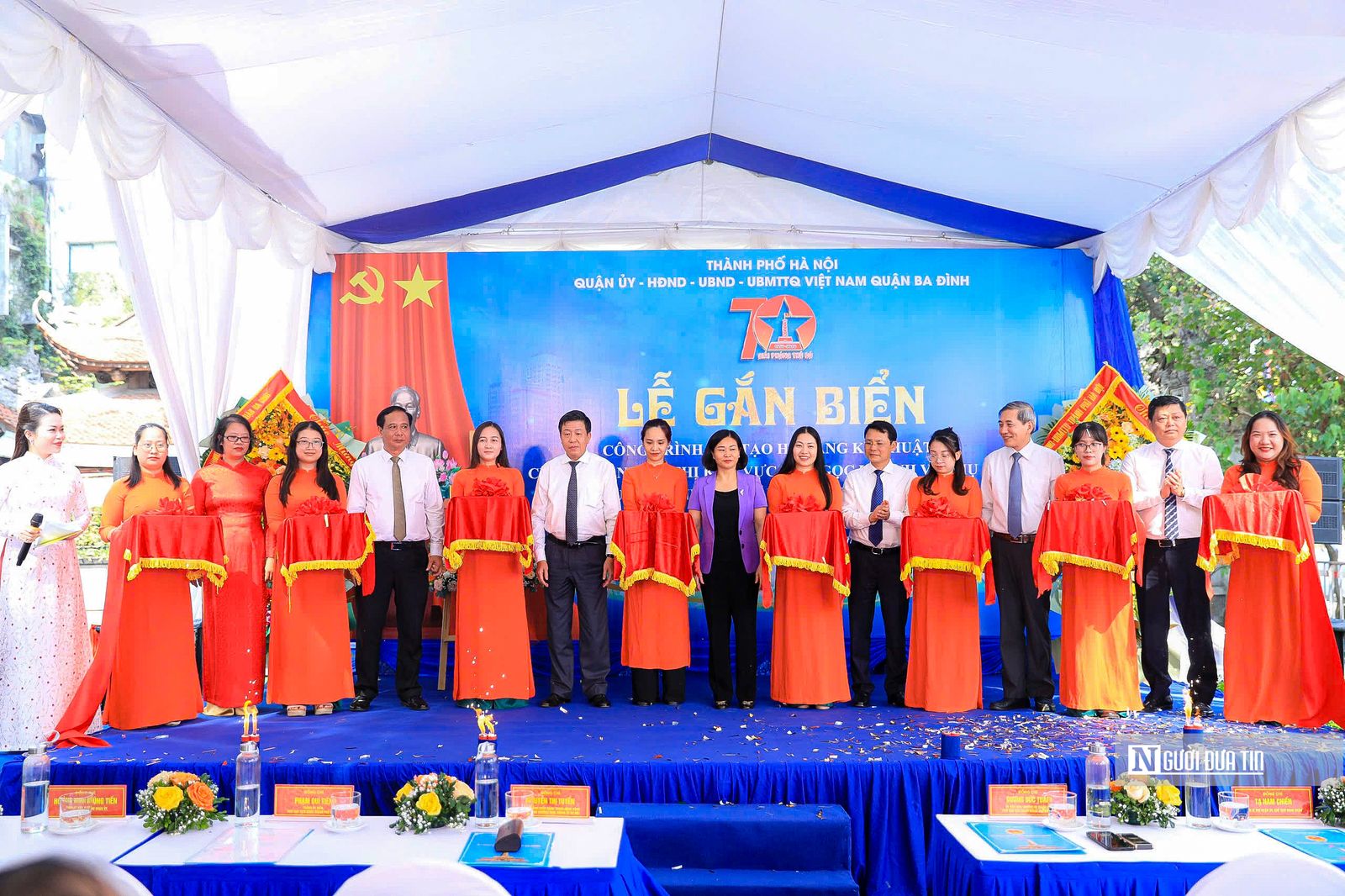 Hà Nội: Gắn biển công trình chỉnh trang hồ Ngọc Khánh - hình 1