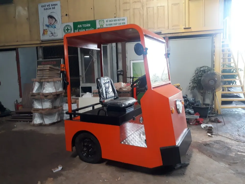 Bàn giao xe kéo hàng 3 tấn cho Nhà máy sản xuất nội thất cao cấp Falcon