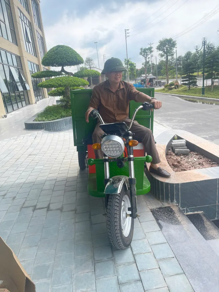 Xe điện ba bánh thu gom và chở hàng - ảnh 3